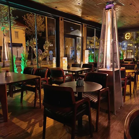 Olivia Hotel *